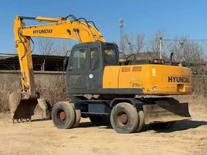 Excavadora Usada Hyundai 210W-7 en Oferta, 21 Toneladas, la Más Vendida, Excavadora de Ruedas Hyundai 210w-7 Usada, Fabricada en Corea del Sur - Product Image 2