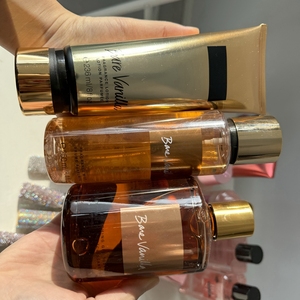 Perfume Original Victoria's Secret de 250 ml, Desodorante para Mujer con Aroma Floral y Frutal, Fragancia Duradera - Product Image 3