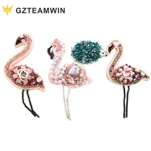 Wholesale Garment Accessories Handmade Bird Beaded Patch Rhinestone Accessories Crystal Pink Motif Design Patch