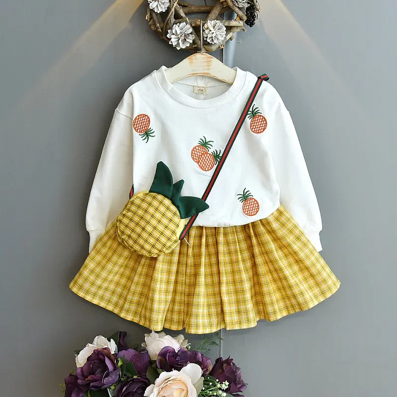 卸売カスタマイズ春と秋の長袖パイナップル刺繍コットンTシャツチェック柄スカート女の子服セット