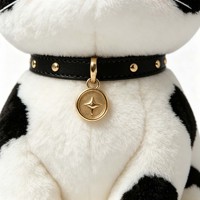 Peluche chat noir et blanc Kawaii, jouet en peluche mignon aux grandes oreilles, doux et moelleux, avec collier à clochette, poupée en peluche, cadeau personnalisé OEM ODM