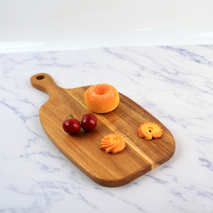 Tabla de cortar de madera de acacia de 30x18x1.5cm, madera maciza con asa para servir frutas y exhibir pan, fácil de limpiar. - Product Image 3