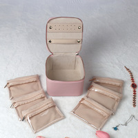 Boîte à bijoux en cuir PU simple en gros, logo personnalisé, rangement scintillant pour boucles d'oreilles, emballage et présentoir à bijoux