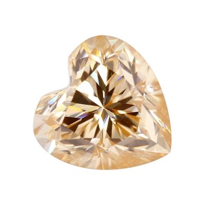 Anillo de Oro con Piedra Suelta de Moissanita Color Champán en Forma de Corazón - Product Image 1