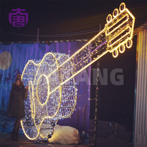 Decoración Navideña LED con Forma de Guitarra Creativa para Jardín, Parque, Festival, Evento con Temática Musical - Product Image 4