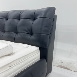 <span class=keywords><strong>Lit</strong></span> capitonné moderne <span class=keywords><strong>marron</strong></span> avec tête <span class=keywords><strong>de</strong></span> <span class=keywords><strong>lit</strong></span> haute - Taille et couleur personnalisables - Product Image 6