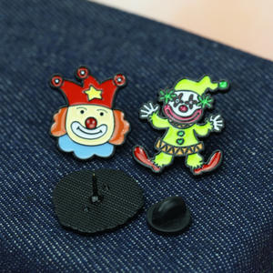 Nieuwe Cartoon Circus Clown Broche In Voorraad Creatieve Tas Gesp Kleding Accessoires Legering Infuus Oliepen Badge Reversspeld - Product Image 3