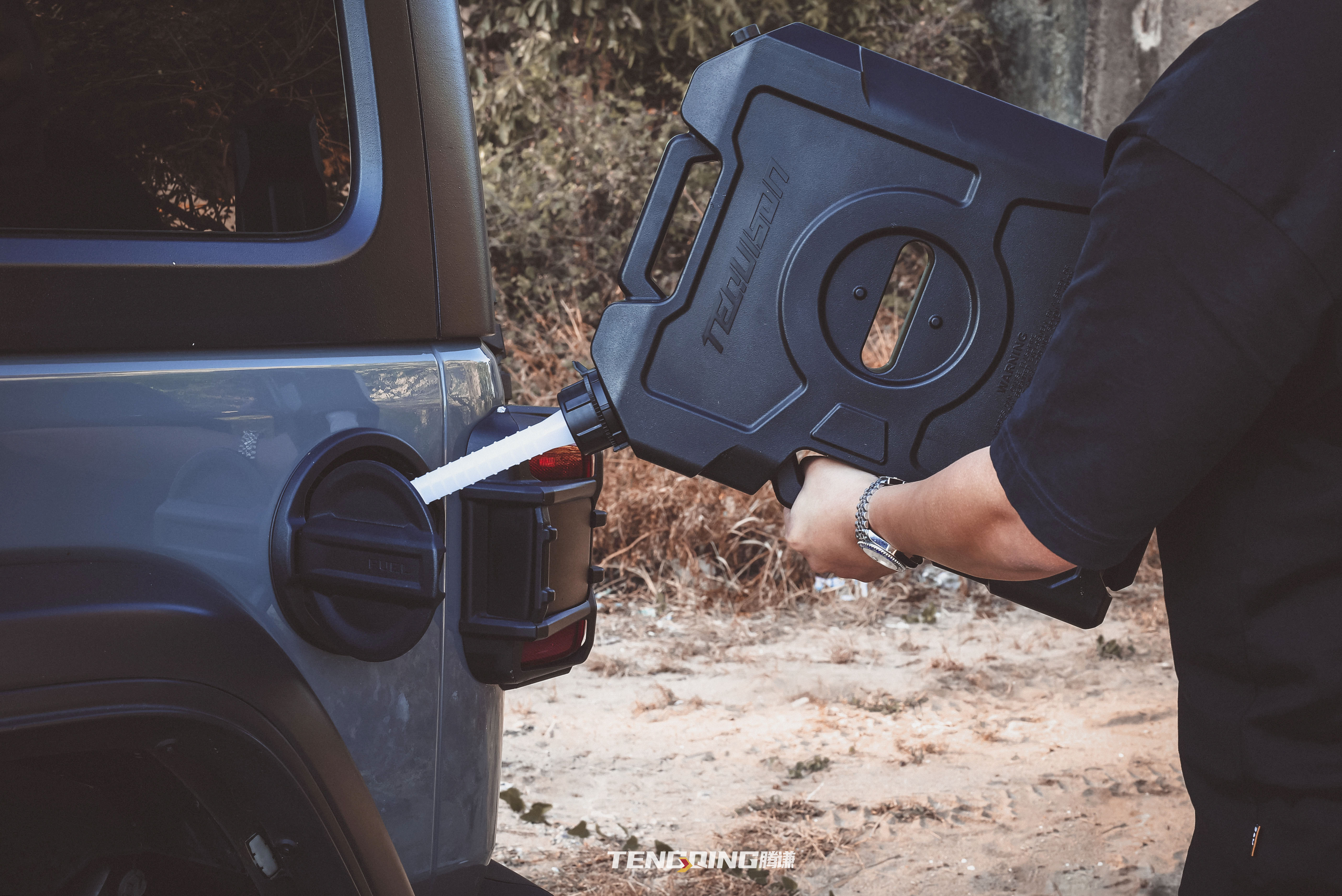 TENGQIAN 9L off-Road Door Jerrycan for Jeep Wrangler JK JL