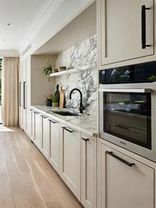 Armoires de cuisine modulaires personnalisées en bois massif à lattes <span class=keywords><strong>avec</strong></span> îlot en acier inoxydable pour la rénovation d'appartements modernes - Product Image 3