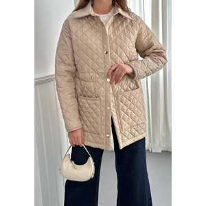 Chaqueta Acolchada de Gamuza Beige para Mujer al por Mayor con Cuello - Product Image 1