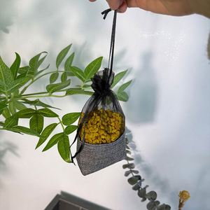 Pochette personnalisable en organza et jute avec cordon de serrage 12x17cm, sac à fond rigide, sac de rangement pour parfum et diffuseur d'arômes pour voiture - Product Image 4