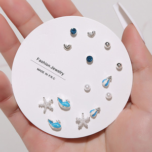 Juego de 7 pares de aretes de bisutería con incrustaciones de circonita en forma de corazón, luna y estrella, regalo para mujer - Product Image 3