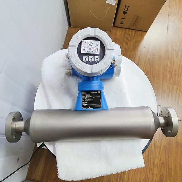 Industrial Coriolis Flow Meter DN15 Promass 80E High Accuracy Stainless Steel Flange Connection for Oil and Gas Industry