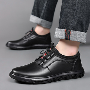 Mocasines de cuero para hombre, suela suave negra, estilo informal de negocios, sin cordones, tacón plano, estilo británico, para jóvenes de 18 a 40 años - Product Image 4