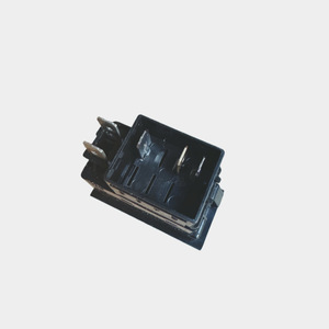 สวิตช์เปิด-ปิดประตูรถบัสยูทง รุ่น WB379200717 แบบ SPST วัสดุพลาสติก IP65 สำหรับควบคุมประตูหน้า - Product Image 4