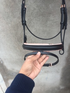Bridon de cheval en or rose personnalisable, équipement en cuir fantaisie pour chevaux, prix raisonnable, produits équestres - Product Image 4