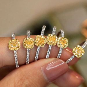 Bagues en diamant pour femmes en or blanc 18 carats de luxe personnalisées, bijoux en diamant jaune naturel - Product Image 2