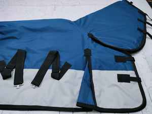 Couverture pour cheval personnalisée OEM avec matériau doux pour la peau, sangles réglables, couverture pour cheval durable à vendre par les exportateurs - Product Image 3