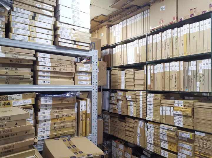 Tn 1050 Toner 10 Pezzi MOSFET DN2540N5-G TO-220 - Transistor Di - Foto 2