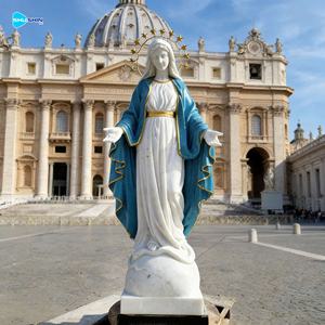 Estatua de la Virgen María de la Gracia, de mármol blanco natural, para exteriores, con manos extendidas. - Product Image 1