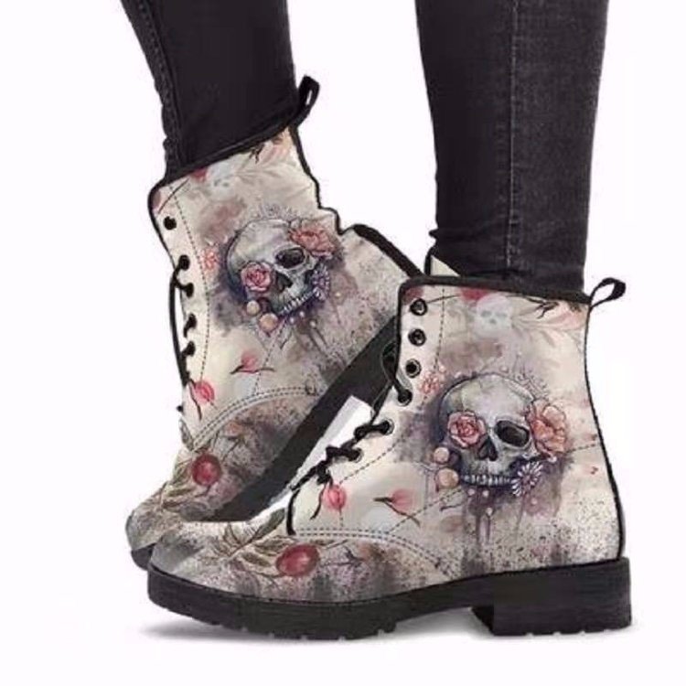 130 ideas de Botas Góticas | botas góticas, zapatos góticos, zapatos
