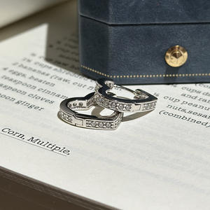 Pendientes de Plata de Ley S925 con Forma de Corazón Antiguo, Estilo Europeo Americano, Minimalistas Franceses, con Microincrustaciones - Product Image 1