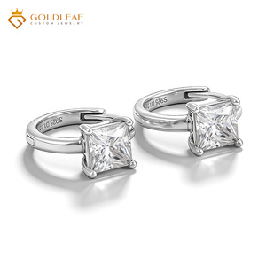 Boucles d'oreilles clous en diamant de laboratoire taille princesse Goldleaf D VVS 2 carats en argent 925 certifiées IGI – Cadeau classique - Product Image 2