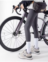 Chaussettes de compression hautes respirantes et à séchage rapide en Spandex/Nylon avec logo personnalisé pour le sport, la course à pied, le cyclisme, la remise en forme, le badminton