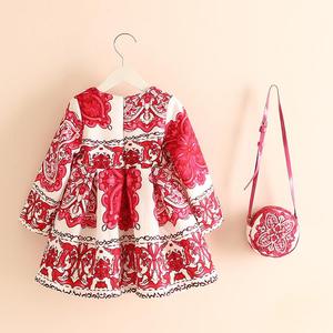 Fiore di porcellana 16 Colors Abbigliamento Per Bambini Graffiti Bambini Abiti Casual Ragazze Del Manicotto Lungo Abito Con Il Sacchetto - Product Image 1