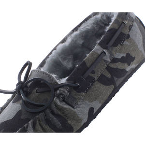 Zapatos Minnetonka Camo Cally para Mujer Color: Gris/Camuflaje |   100% Auténtico - Product Image 3