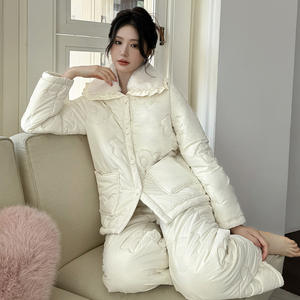 Pyjama en satin épais pour femmes, trois couches, manches longues, style automne-hiver, portable à l'extérieur - Nouveau, maison douce et chaleureuse - Product Image 5