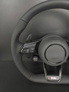 พวงมาลัย Audi RS Sport หุ้มหนังแบบเจาะรู ด้านล่างโค้งมน พร้อม Paddle Shifters สำหรับ Audi A3 A4 A5 A6 A7 <span class=keywords><strong>Q3</strong></span> Q5 Q7 TT R8 <span class=keywords><strong>S</strong></span> <span class=keywords><strong>Line</strong></span> - Product Image 5