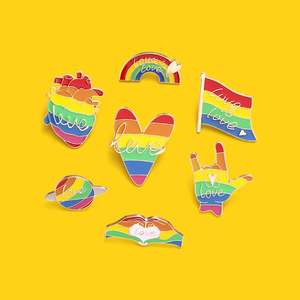 Gros Collier Lumière Preuve Bouton Émail <span class=keywords><strong>Arc</strong></span>-<span class=keywords><strong>En</strong></span>-<span class=keywords><strong>Ciel</strong></span> Série Lettre BROCHE BADGE Creative <span class=keywords><strong>Coeur</strong></span> <span class=keywords><strong>Arc</strong></span>-<span class=keywords><strong>En</strong></span>-<span class=keywords><strong>Ciel</strong></span> <span class=keywords><strong>Pont</strong></span> amour Dur Émail Pin - Product Image 4