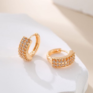 Boucles d'oreilles créoles luxueuses en cuivre vintage haut de gamme avec crochet d'oreille en cercle de luxe à la mode de conception unique de micro et de zircon pour les femmes - Product Image 2