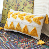 Housses de coussin motif géométrique jaune Boho maroc tufté chenille taies d'oreiller avec glands