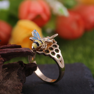 Anello Creativo a Nido d'Ape con Design Geometrico a Insetto, Regolabile, in Lega, Stile Gioiello, Idea Regalo - Product Image 3