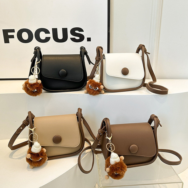 New Design Fashion Small Phone Bag for Women Trendy Flap Saddle Purses With Tassel Vegan Leather Shoulder Bag