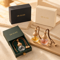 Vente en gros de flacons de parfum pour voiture vides de 8 ml, diffuseur de parfum en verre suspendu rechargeable avec bouchon en bois