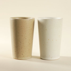 Tazas de cerámica con acabado mate, color sólido, diseño minimalista para beber café, jugo o agua en casa. - Product Image 1