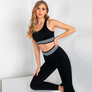 Nueva Ropa Deportiva al por Mayor, Stock Listo para Enviar, Leggings Negros para Gimnasio, Ropa de Fitness, Conjunto de Brasier y Pantalones de Yoga con Banda Personalizada - Product Image 2