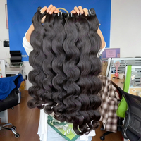 Extensions de cheveux vierges Remy vietnamiens bruts non traités de haute qualité en gros, tissage de cheveux humains ondulés, emballage personnalisé