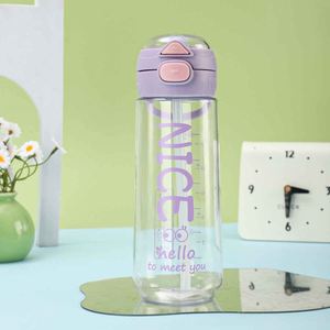 Bouteille d'eau en plastique mignonne avec bouchon à bouton-poussoir pour enfants, idéale pour les voyages, sans BPA, design multicolore - Product Image 3