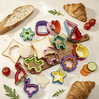 Buntes Ausstechformen-Set mit Herz-, Stern-, Baumhaus- und Lebkuchenformen Fondant-Backwerkzeuge Sandwich-Ausstecher für Kinder