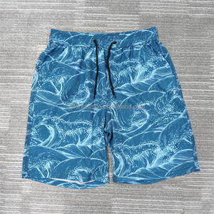 Pantaloncini da spiaggia leggeri da <span class=keywords><strong>uomo</strong></span> personalizzati con motivo a onde di <span class=keywords><strong>mare</strong></span> per le vacanze disponibili - Product Image 2