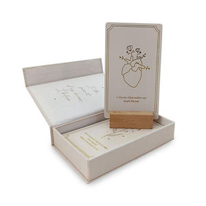 Gioco di carte di carta per affermazione spirituale motivazionale personalizzato con scatola regalo in legno per la cura di sé e regali alla tua famiglia - Product Image 3