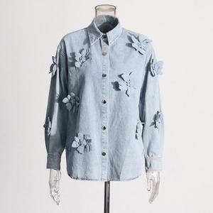 Manteau Femme Automne 2025 Nouvelle Collection – Col Rétro Tendance, Coupe Ample, Manches Longues, Style Décontracté en Jean Délavé – Vente en Gros - Product Image 1