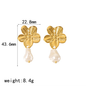 <span class=keywords><strong>Orecchini</strong></span> a perno Mirawell coreani placcati <span class=keywords><strong>oro</strong></span> con <span class=keywords><strong>perle</strong></span> finte a forma di fiore, alla moda, esclusivi e sofisticati, da donna, in acciaio inossidabile - Product Image 4