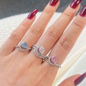 Fabriekslevering op maat gemaakte sieraden roze zirkonia ring 8A ijs geslepen blauwe 925 sterling zilveren ring dames hart diamant trouwringen - Product Image 2