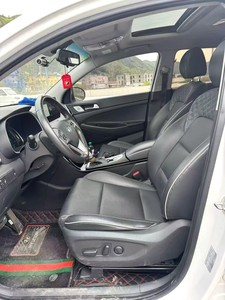 Tucson 2023 con guida a sinistra, SUV ibrido turbo, interni in pelle scura, pneumatici R17, tetto apribile, modello per esportazione cinese - Product Image 2