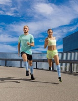 Chaussettes de compression montantes respirantes à rayures avec rembourrage ciblé pour la course, la randonnée, la grossesse, les voyages et le quotidien